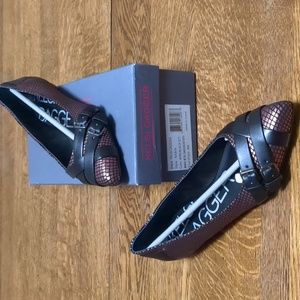NIB size 8 KELSI DAGGER WINE/BLACK